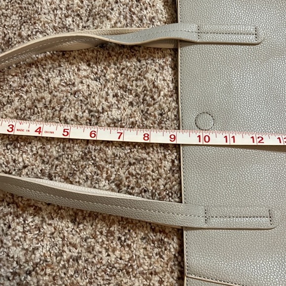 Mix & Match 2/$16 NWOT! Leeds Faux Leather Tote Bag - Picture 9 of 9